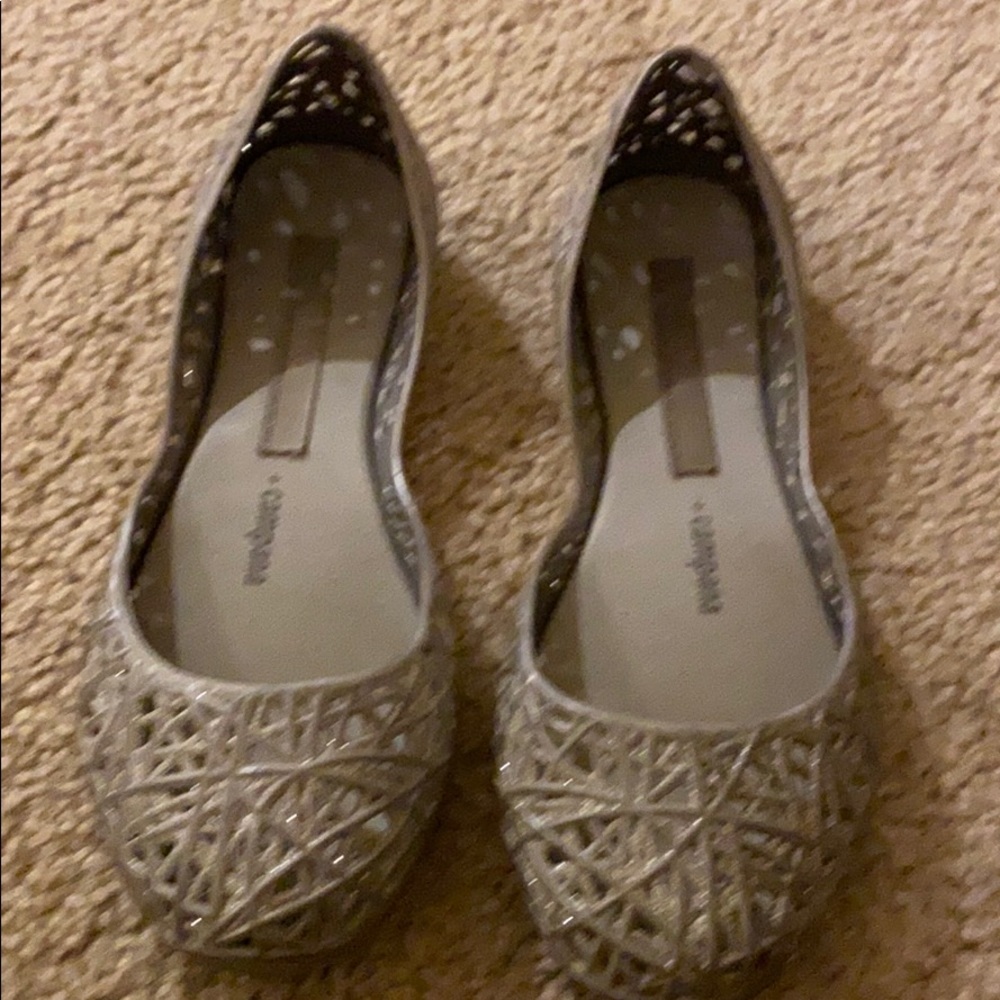 Shoe - Picture 2 of 3